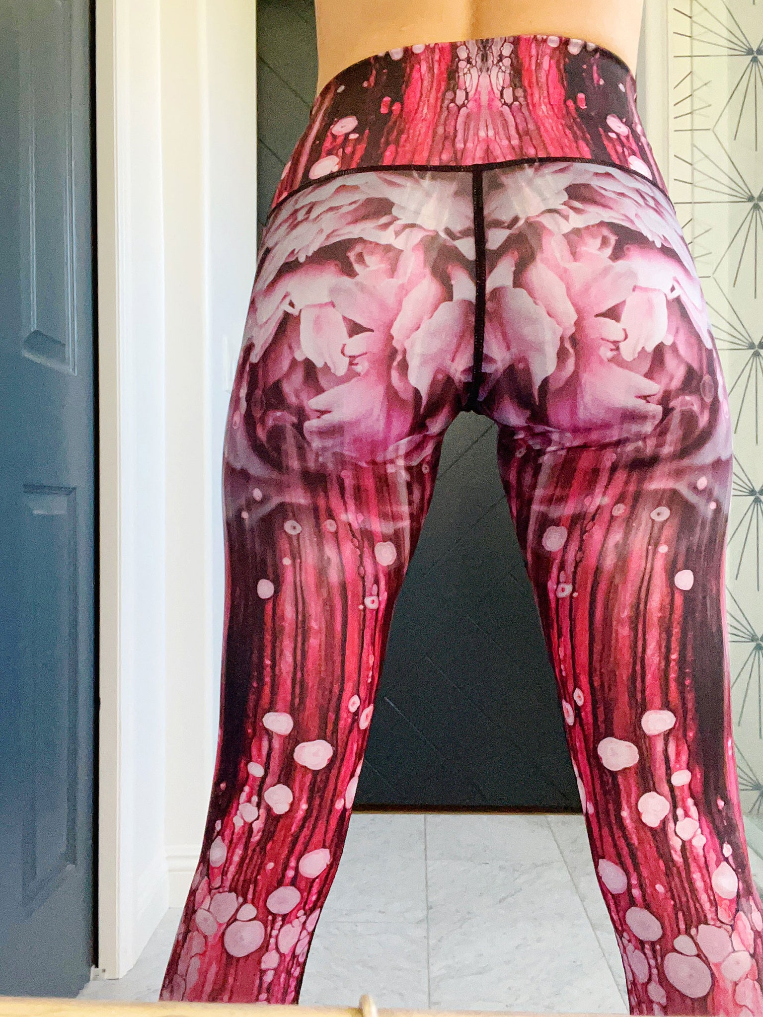 Eco Leggings in a punk pink print